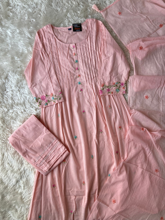 Steal Deal 🚨 Mul Cotton Kurti Pant Dupatta Set
