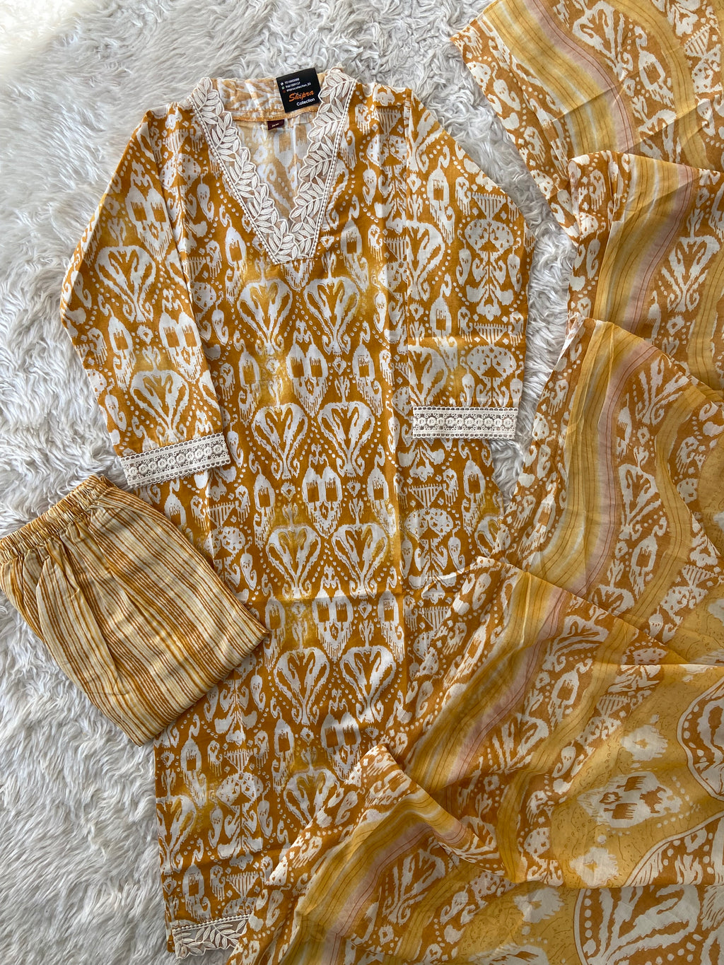 Lace Details Kurti Pant Dupatta Set