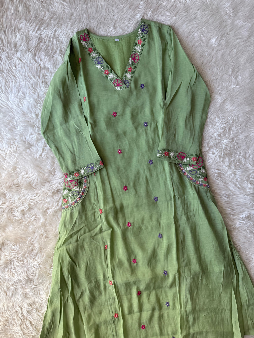 Mul Chanderi Kurti Pant Dupatta Set
