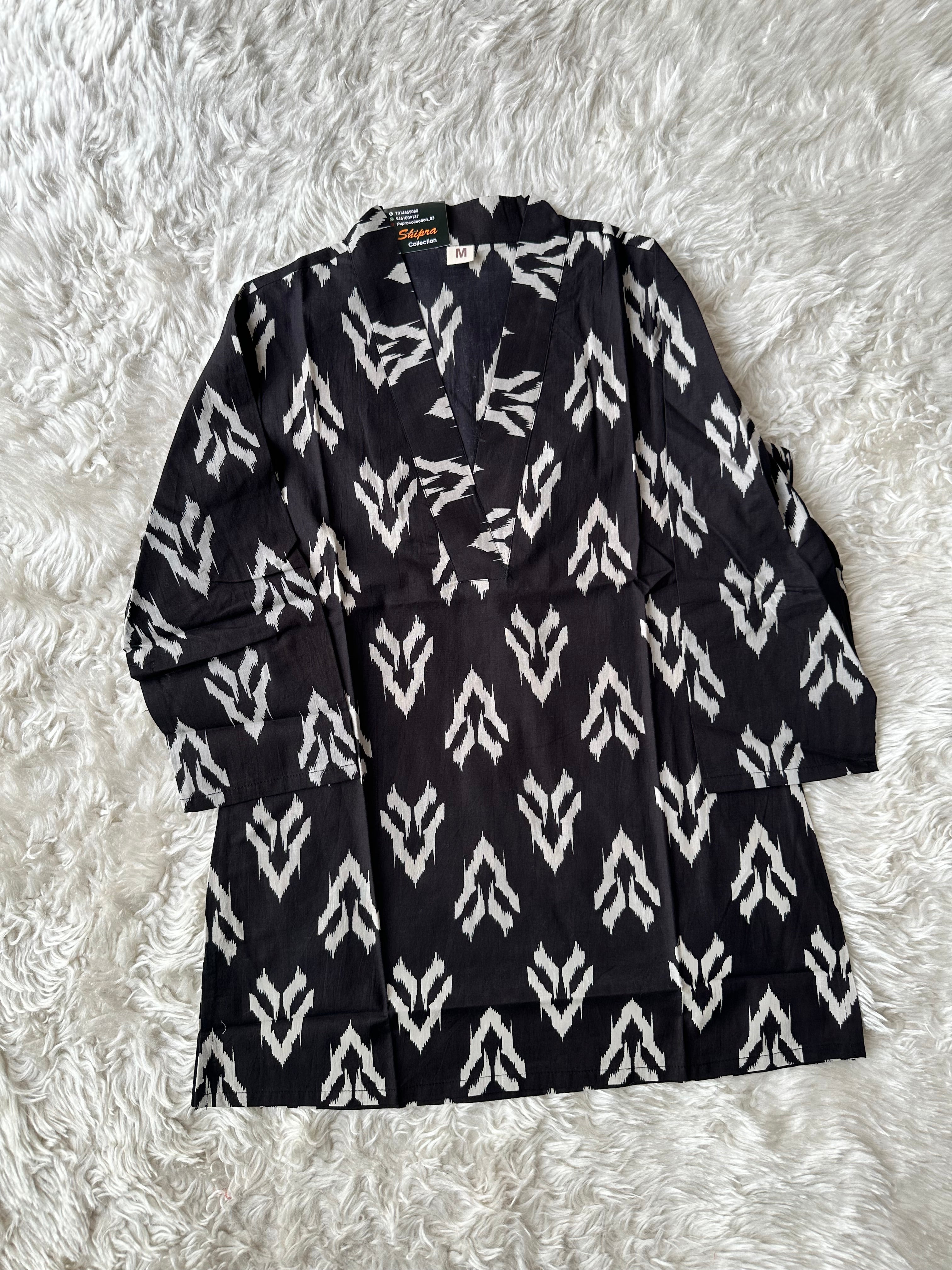 Shipra’s Fav ❣️ V- Neck Short Kurti