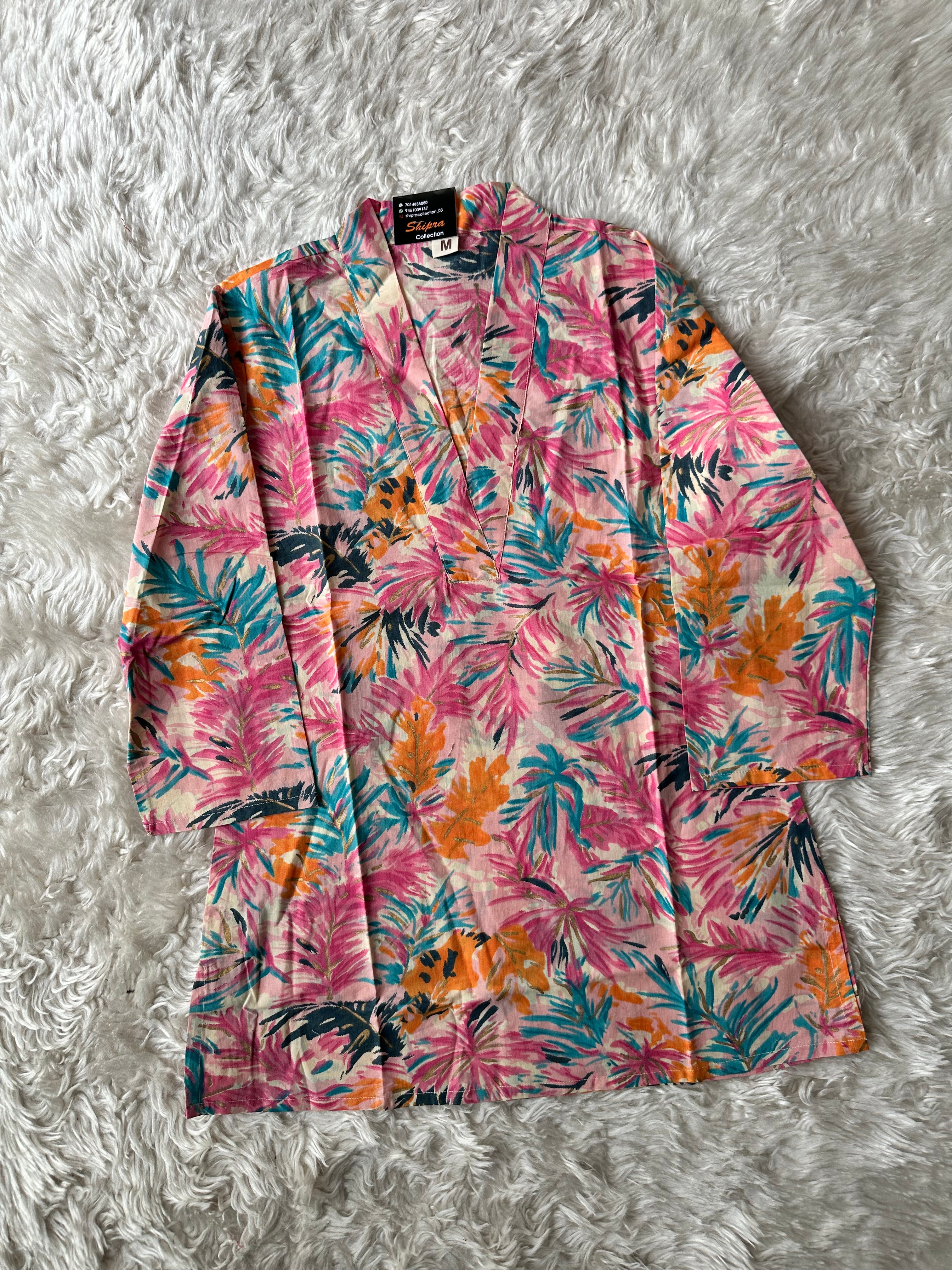 Shipra’s Fav ❣️ V- Neck Short Kurti