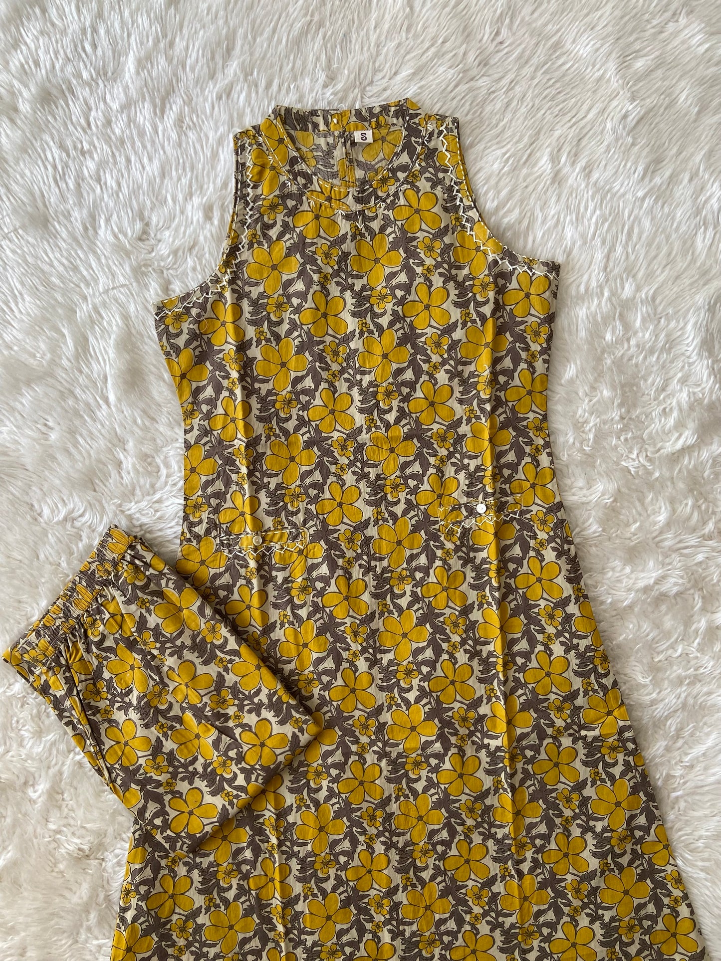 Pure Cotton Sleeveless Kurti Pant Set