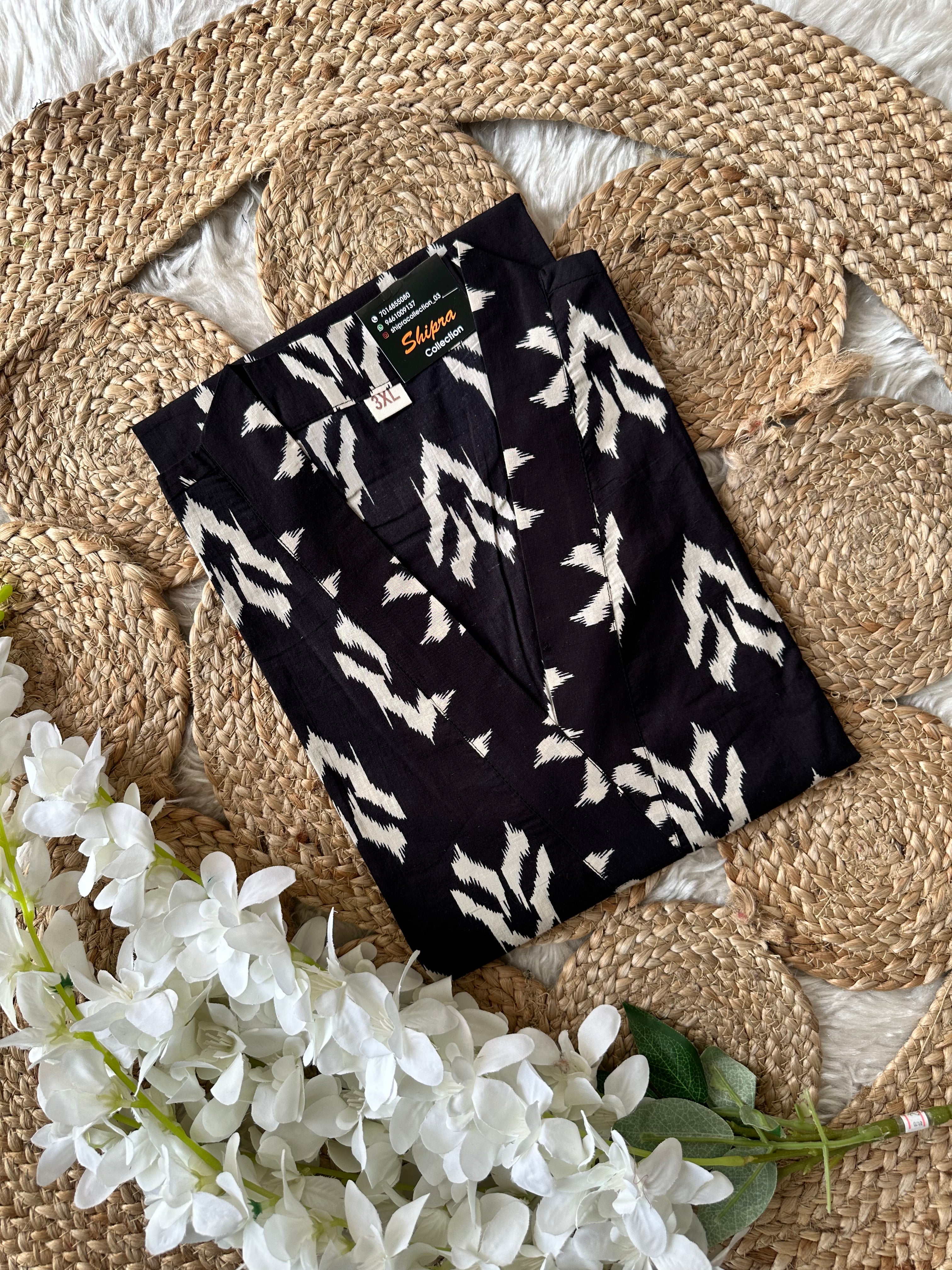 Shipra’s Fav ❣️ V- Neck Short Kurti