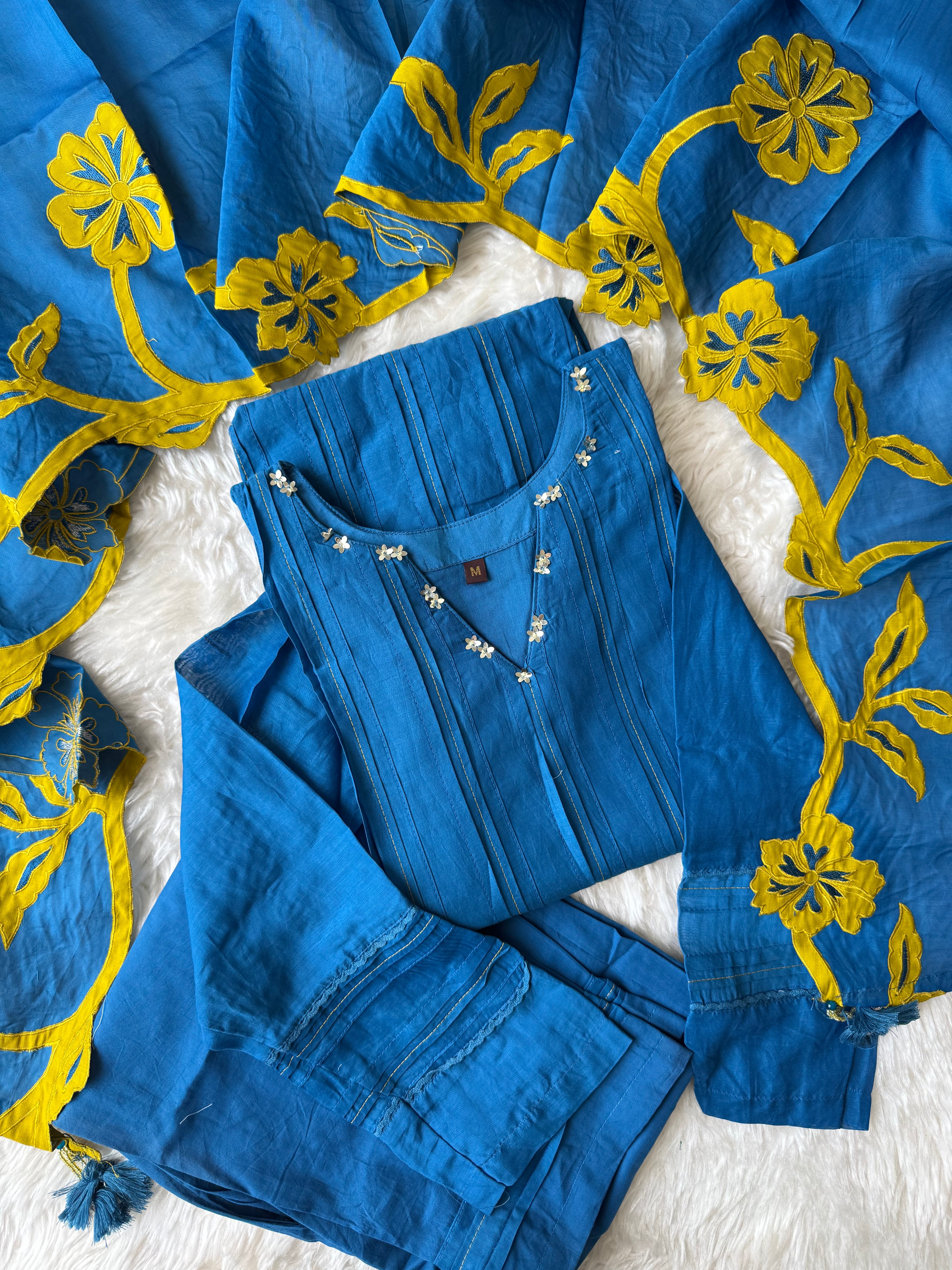Mul Chanderi Kurti Pant Dupatta Set