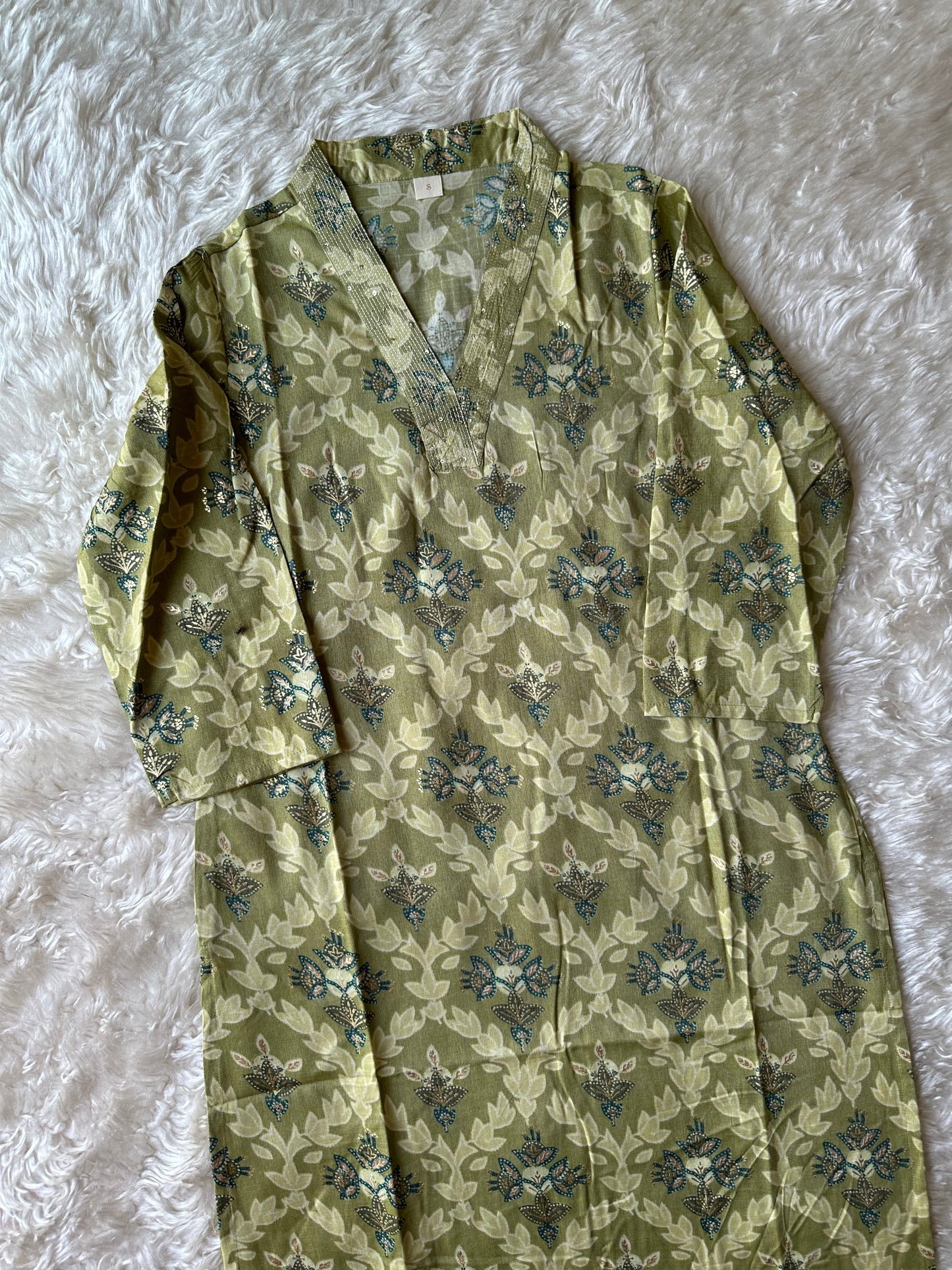 Heavy Rayon V- Neck Kurti