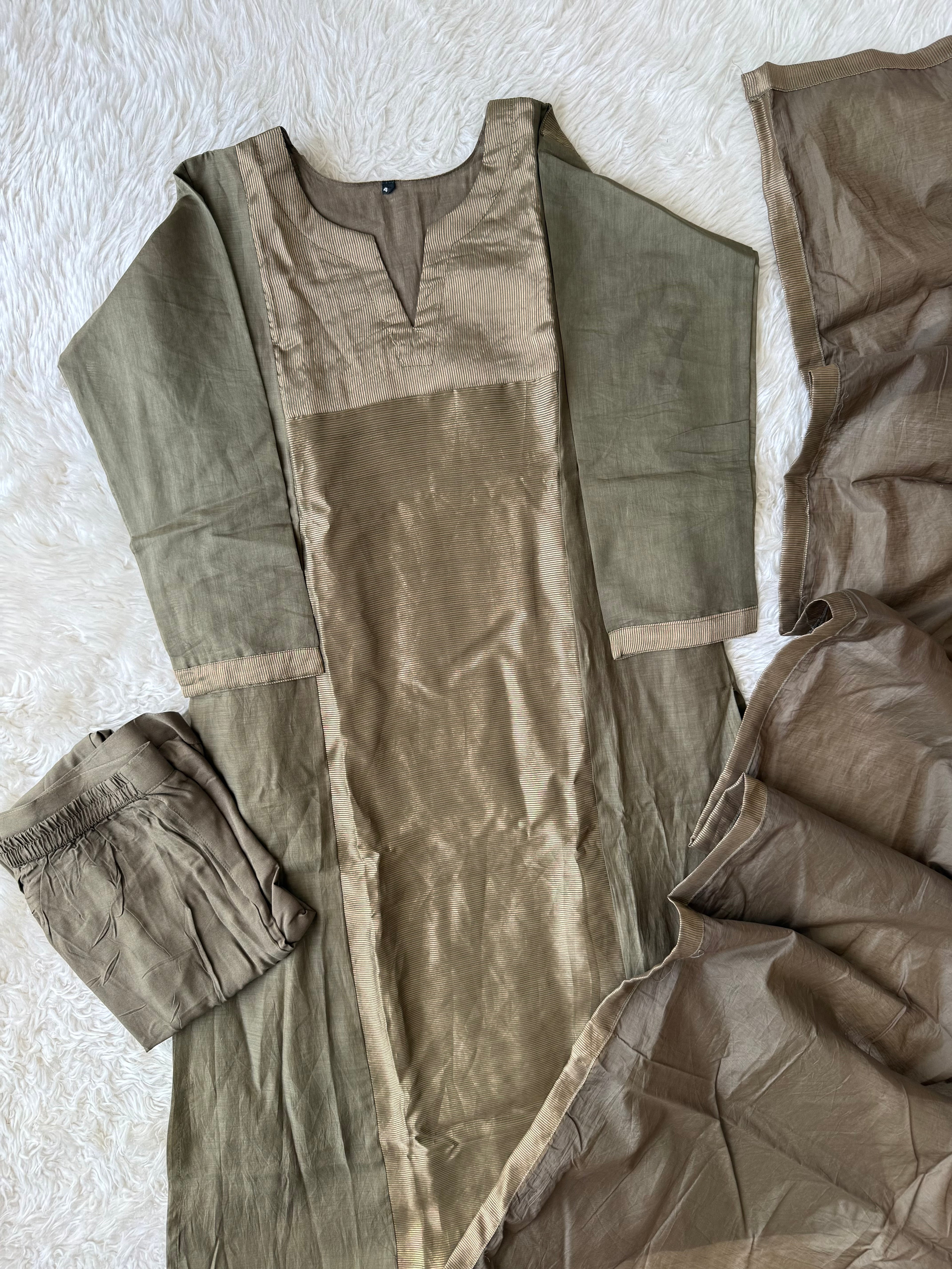 Mul Chanderi Kurti Pant Dupatta Set