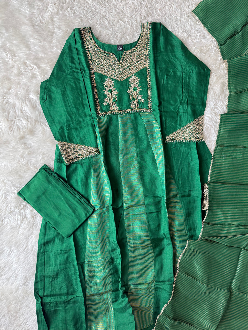 Dola Silk Kurti Pant Dupatta Set