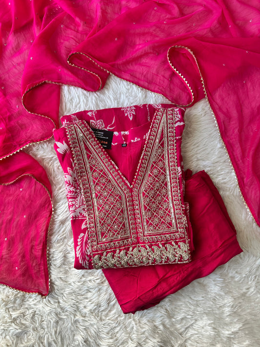 Stock Clearance 🚨
 Chinon Kurti Pant Dupatta Set