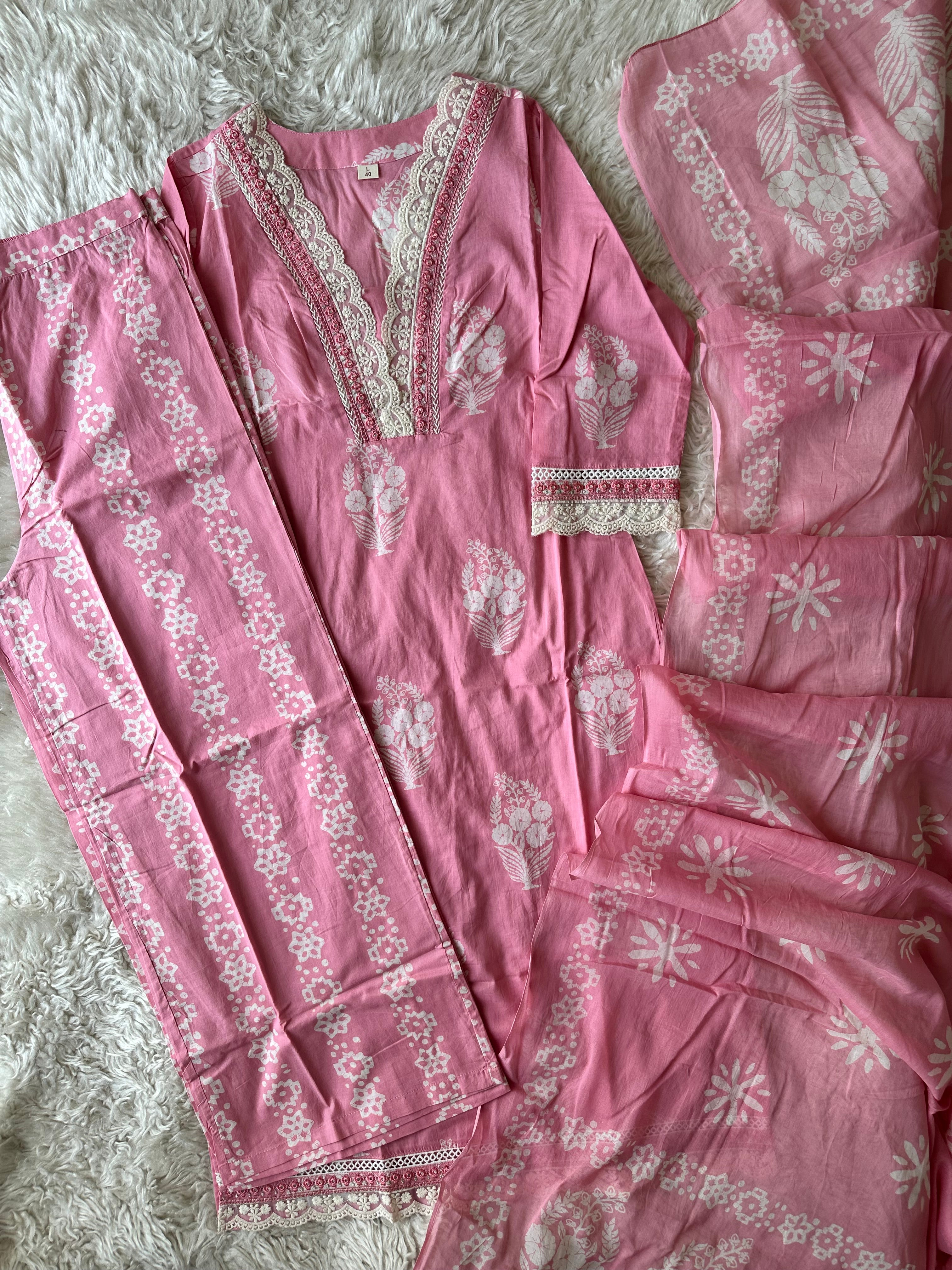 Mul Cotton Lace Details Set