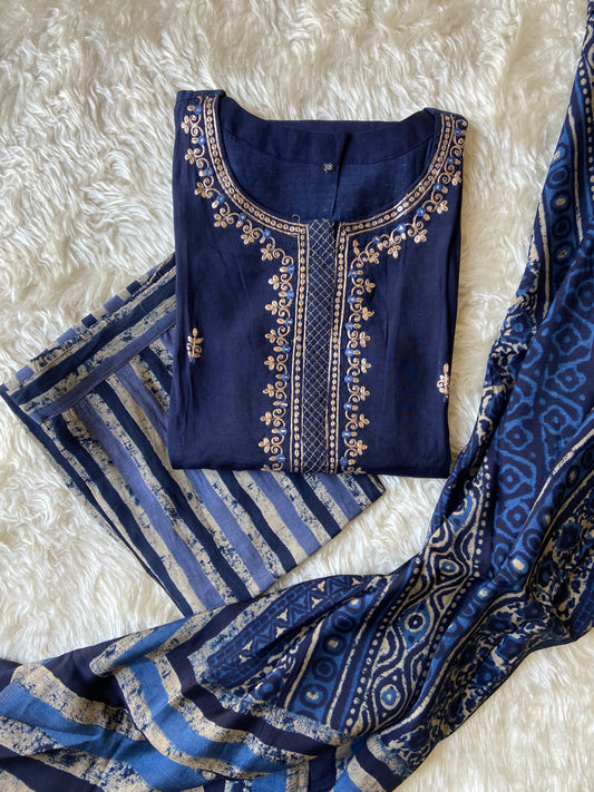 Steal Deal 🚨 Pure Muslin Silk Kurti Pant Dupatta Set